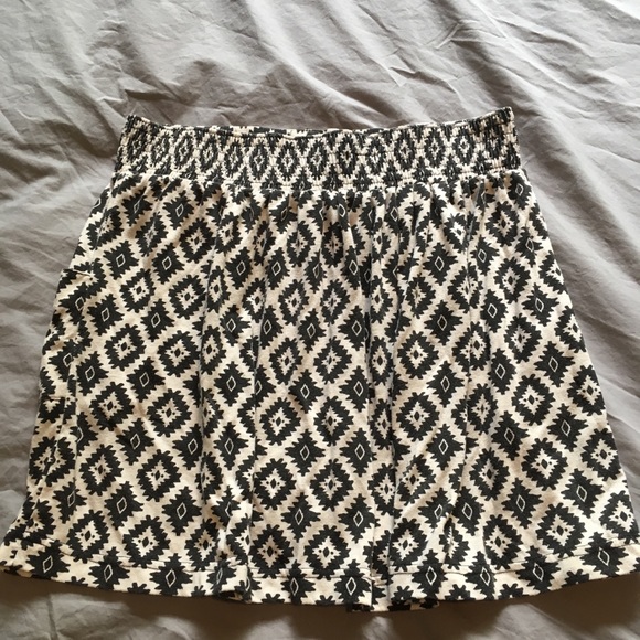 Twenty One 21 Elastic Button Waist Skirt M Pockets - Picture 2 of 2